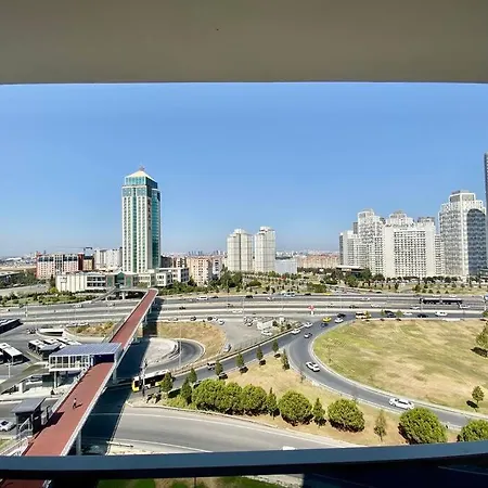 Ultra Lueks Tueyap Metrobues Yakini Istanbul